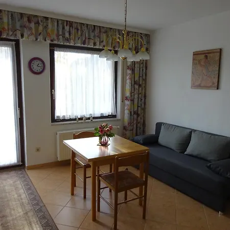 Tiedemann Apartment *